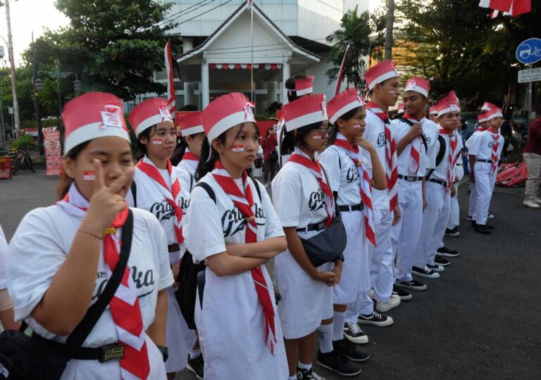 Persiapan Sebelum Bentangan Bendera.