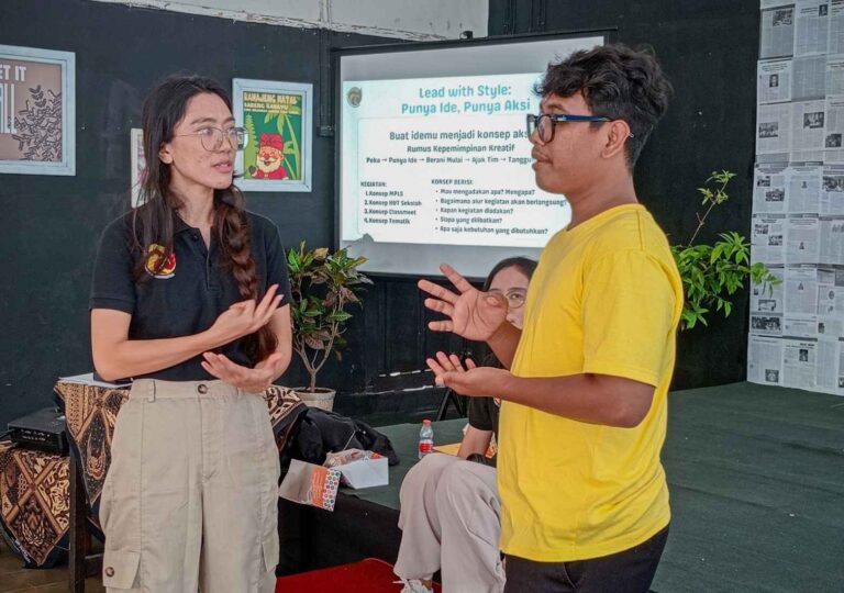 Latihan Dasar Kepemimpinan - Sekolah Desain Grafis Solo